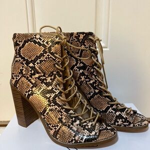 Olivia Ferguson Boots Open Toe